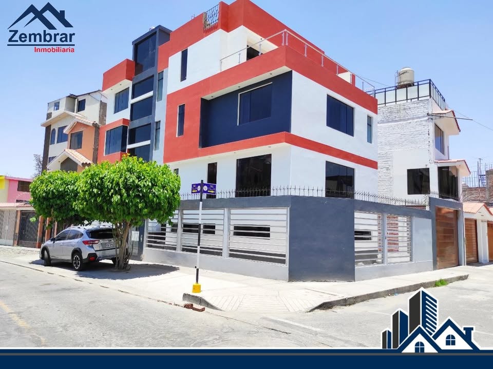 EN VENTA MODERNA CASA EN ESQUINA DE 4 NIVELES CON LINDOS ACABADOS EN JLBYR